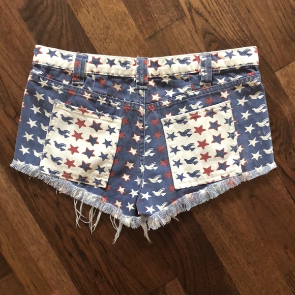 WE THE FREE “Vintage” Style Denim Cutoff Shorts! - Picture 4 of 9